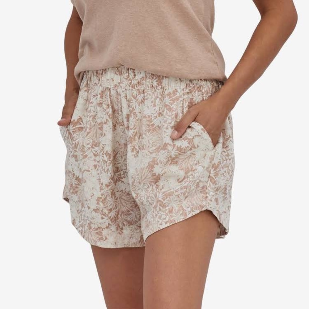 NWT Patagonia Garden Island Shorts in Canyon Hike/Pampas Tan size Small